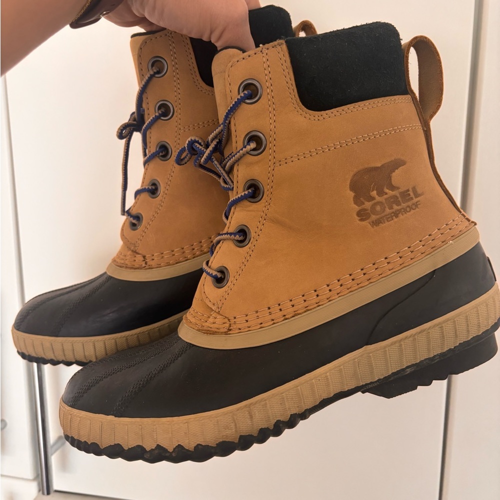 Sorel Cheyanne II Boots size 7